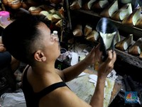 PHK Massal Pabrik Sepatu Tangerang, Mau Pindah ke Jateng?