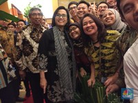Sri Mulyani: THR PNS dari Satpam Sampai OB pun Dapat