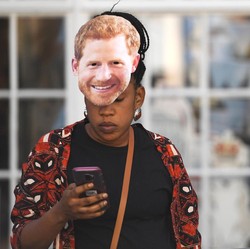 Bukan Kado Mewah, Ini yang Diminta Pangeran Harry ke Tamu