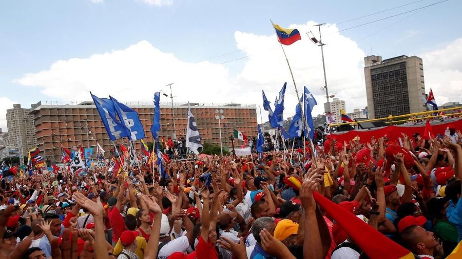 IMF pada bulan April mengatakan keruntuhan ekonomi Venezuela merupakan salah satu yang terburuk dalam sejarah modern.