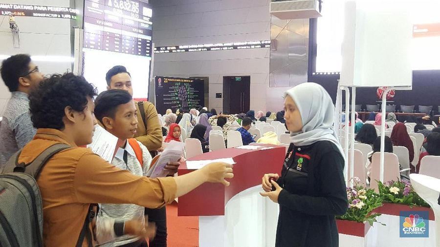 Peserta yang mengikuti program ini akan diberikan edukasi, pengenalan proses bisnis, dan pengenalan dunia kerja profesional di pasar modal.
