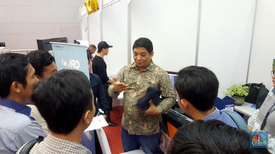 Peserta yang mengikuti program ini akan diberikan edukasi, pengenalan proses bisnis, dan pengenalan dunia kerja profesional di pasar modal.