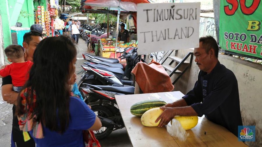 Harga jual satu buah timun suri berkisar antara Rp 10.000 hingga Rp 30.000 