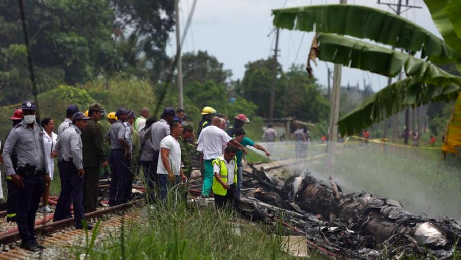 Jumlah penumpang di pesawat nahas itu diperkirakan 104 - 105 penumpang.