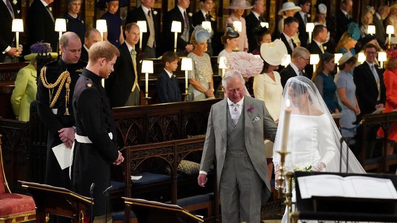 Pangeran Harry dan Meghan resmi menjadi pasangan suami istri