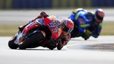Pebalap Repsol Honda Marc Marquez sempat memimpin jalannya babak kualifikasi hingga menyisakan waktu satu menit. (REUTERS/Gonzalo Fuentes)