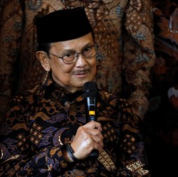 Benarkah IQ B.J Habibie Melebihi Einstein? Cek Fakta Sebenarnya