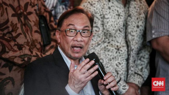 Ubah Sikap soal Zakir Naik, Anwar Ibrahim Disebut Munafik
