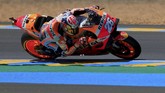 Dani Pedrosa yang berhasil meraih podium ketiga di MotoGP Prancis musim lalu akan start di belakang Valentino Rossi. (REUTERS/Gonzalo Fuentes)