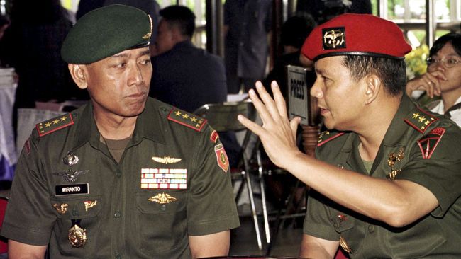 Beda Nasib Wiranto dan Prabowo Usai Soeharto Tumbang