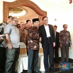 Senyum Sumringah Pertemuan Anwar Ibrahim dan BJ Habibie