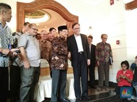 Senyum Sumringah Pertemuan Anwar Ibrahim dan BJ Habibie