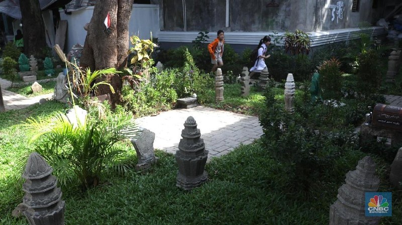 Masjid ini dibangun oleh arsitek asal Muslim Tionghoa yang bernama Seh Liong.