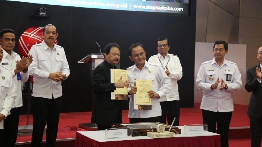 Inilah yang membuat Bursa Efek Indonesia (BEI) bekerja sama dengan Badan Narkotika Nasional (BNN) untuk mengkampanyekan program P4GN.