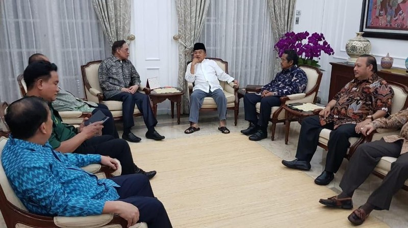 Baru bebas dari Penjara, Anwar Ibrahim temui politisi Indonesia dan membahas mengenai perkembangan reformasi.