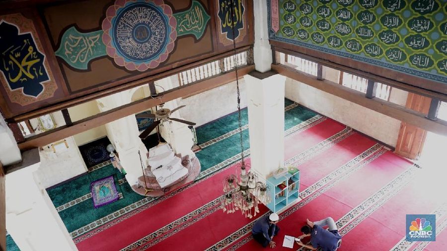 Masjid ini dibangun oleh arsitek asal Muslim Tionghoa yang bernama Seh Liong.