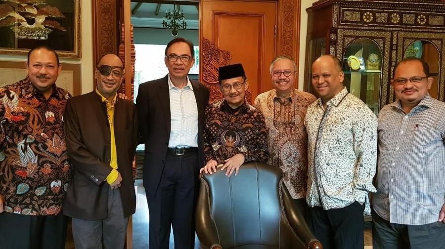 BJ Habibie punya jejak panjang dalam kaitannya pengembangan perusahaan.