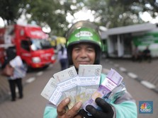 BLT Jadi Amunisi RI untuk Perang Lawan Corona, Serius Cukup?