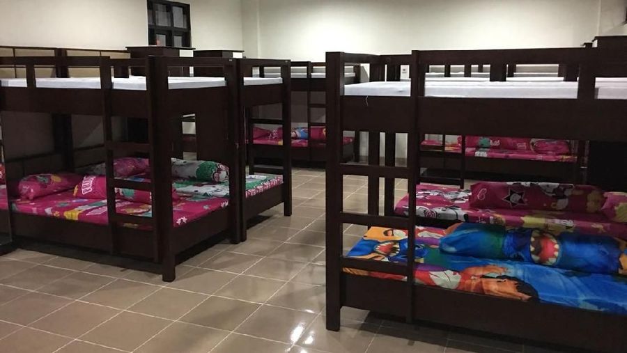 Rusun yang dibangun tahun 2017 tersebut setinggi tiga lantai terdiri dari 12 unit kamar