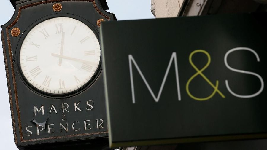 Marks & Spencer membeberkan rencananya untuk menutup lebih dari 100 toko di pasar dalam negeri pada tahun 2022.