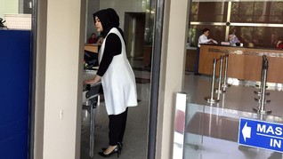 Diperiksa KPK soal Gratifikasi, Istri Zumi Zola Bungkam