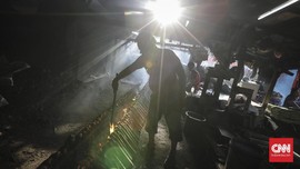 FOTO: Menyingkap Proses Pembuatan Lemang Bambu