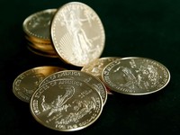 'Combat of Giants', Emas Tak Berkutik Dihajar Dolar AS