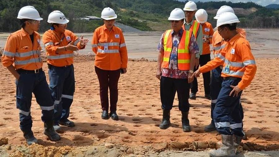 Perseroan berupaya untuk beroperasi dengan efisien dalam menghadapi lemahnya harga emas dan perak.