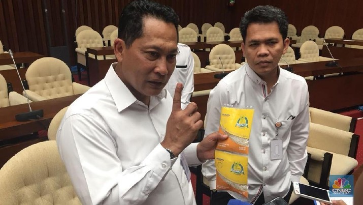 Ancaman Buwas ke Anak Buah yang Ikut Kartel: Pecat! Buwas mengancam kepada oknum anak buah yang terlibat kartel distribusi beras miskin BPNT.