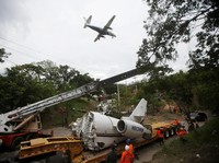 Jet Pribadi Jatuh saat Mendarat Darurat, 9 Orang Tewas