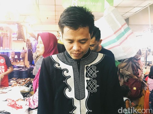 Tren Ramadan Baju Koko Black Panther Laris Manis di Tanah 