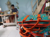 Dari Sampah Plastik Jadi Pundi-Pundi Uang