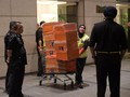 Polisi Malaysia Sita 434 Tas Mewah dari 12 Properti Najib