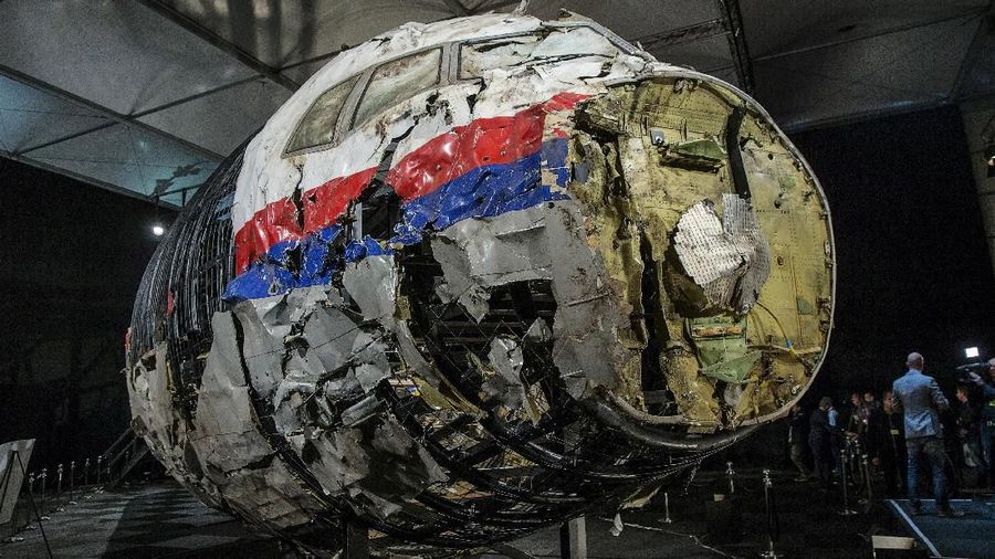 Pesawat Malaysia Airlines MH17 Jatuh di Ukraina akibat rudal milik kelompok pemberontak separatis Rusia.