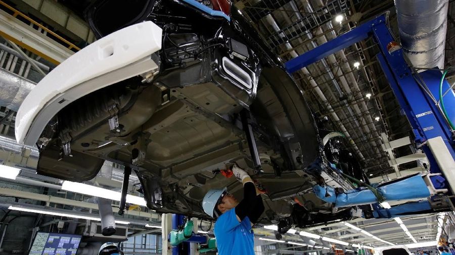 Libur 10 hari membuat produksi mobil turun.