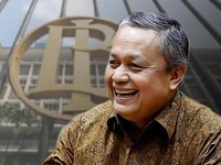 Jokowi Berikan THR PNS, Ekonomi Q2-2018 Bakal Capai 5,15%