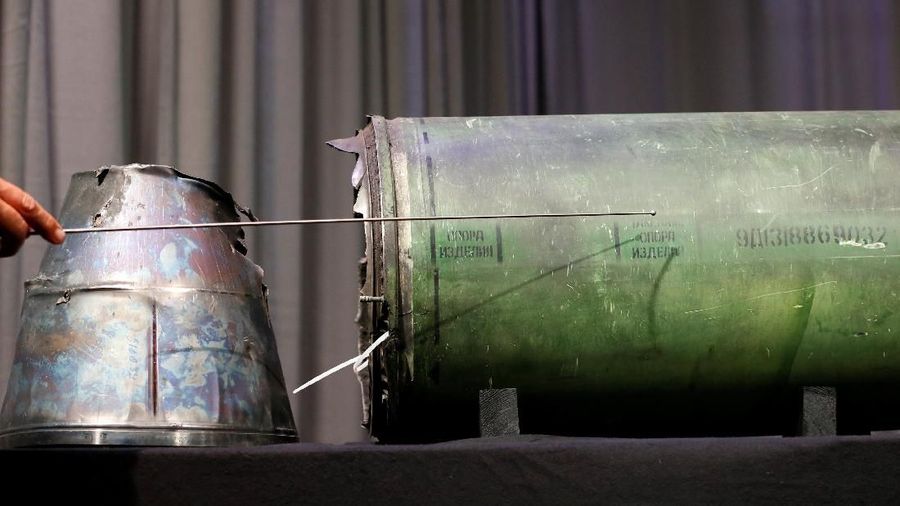 Pesawat Malaysia Airlines MH17 Jatuh di Ukraina akibat rudal milik kelompok pemberontak separatis Rusia.