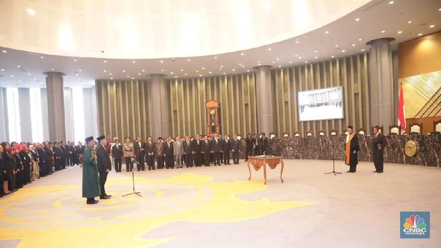 Mahkamah Agung (MA) resmi melantik Perry Warjiyo sebagai Gubernur Bank Indonesia (BI)