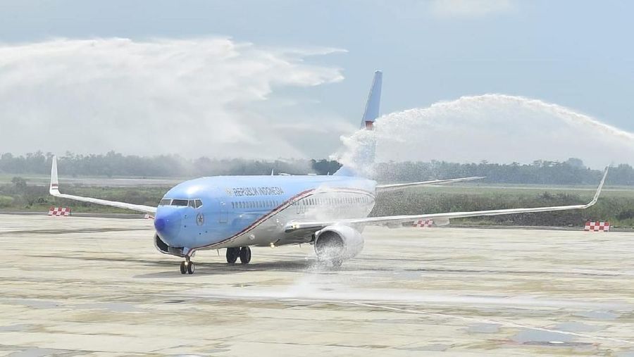 Bandara tersebut yang dibangun di atas lahan seluas 1.800 hektare