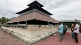 Masjid kuno Indrapuri di Aceh Besar, Aceh pada abad ke-12 merupakan sebuah candi dari Kerajaan Hindu Lamuri. Ia kemudian berubah menjadi masjid dan tempat beribadah umat Muslim setelah Kerajaan Lamuri menjadi penganut Islam. (ANTARA FOTO/Irwansyah Putra)