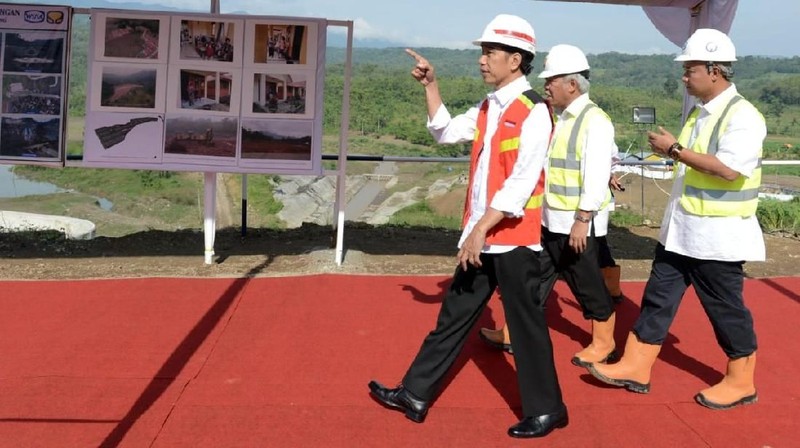 Pembangunan Bendungan Kuningan sudah mencapai 80% dan ditarget tuntas pada Desember 2018.