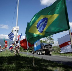 Tanda Terbaru Kiamat Kartu Kredit Muncul di Brasil