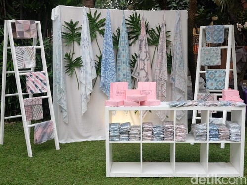 Ramadan, Dian Pelangi dan Barli Asmara Kolaborasi Rilis Koleksi Hijab Ramadan, Dian Pelangi dan Barli Asmara Kolaborasi Rilis Koleksi Hijab