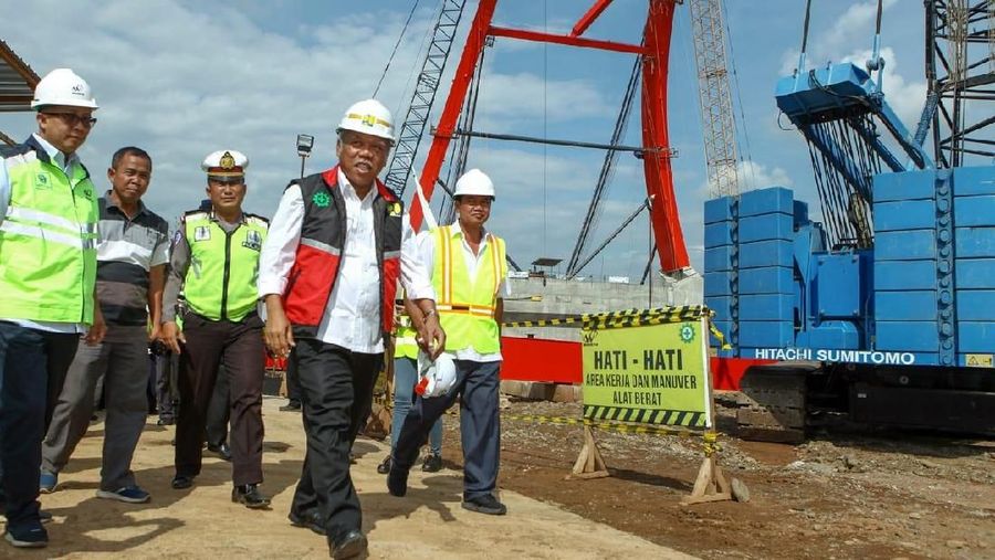 Akhirnya jembatan Kali Kuto bisa dilewati pada H-2 Lebaran 2018.