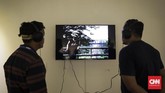 Pameran Hafiz Rancajale pun menjadi salah satu ajang pengunjung berefleksi tentang kondisi Indonesia selama 20 tahun terakhir. (CNN Indonesia/ Hesti Rika)