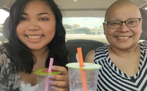 Ibu dan Anak Pose Selfie Sama Selama 4 Tahun Namun Foto Terakhir Malah Bikin Mengharu Biru, Siapkan Tisu