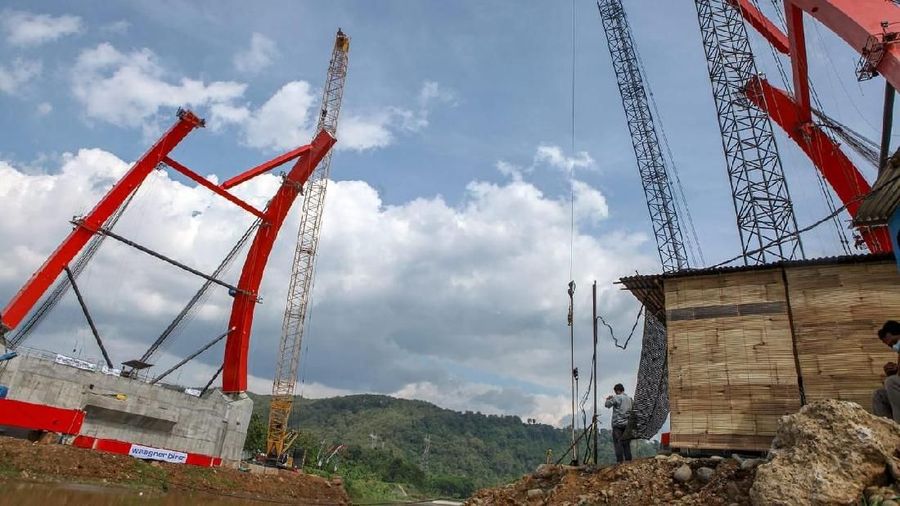 Akhirnya jembatan Kali Kuto bisa dilewati pada H-2 Lebaran 2018.