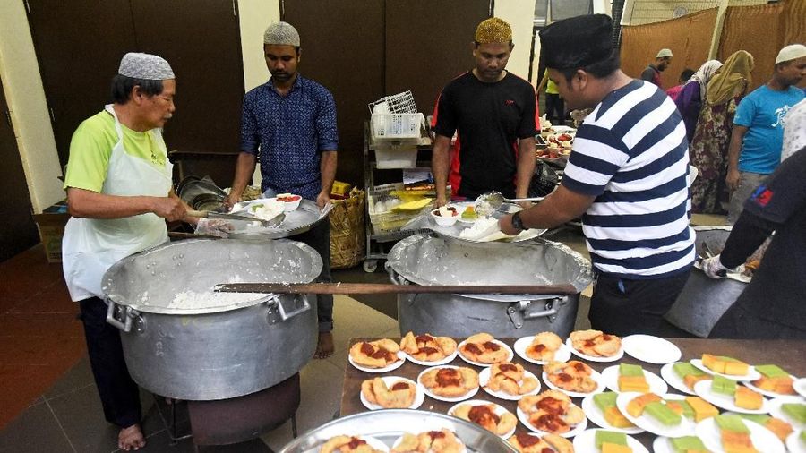 Sajian menikmati bukaan puasa berikut merupakan dalam kategori unik di negara asalnya sehingga buka puasa bikin terasa spesial.
