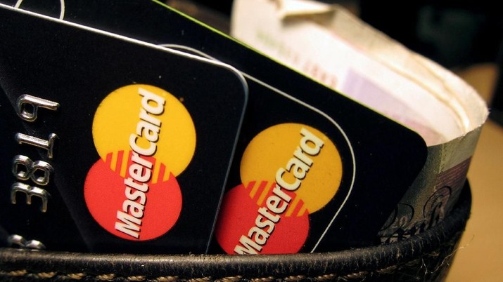 FILE PHOTO: MasterCard credit cards are seen in this illustrative photograph shot December 8, 2010. REUTERS/Jonathan Bainbridge/Illustration/File Photo