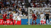Gareth Bale mencetak salah satu gol kemenangan Real Madrid atas Liverpool dalam laga final Liga Champions 2018 yang berakhir dengan skor 3-1 untuk Los Blancos. Madrid pun kukuh sebagai klub pemilik gelar Liga Champions terbanyak, dengan jumlah trofi sebanyak 13. (REUTERS/Andrew Boyers)